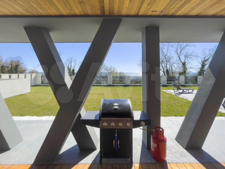 Коттедж 430 м² на участке 7 сот.