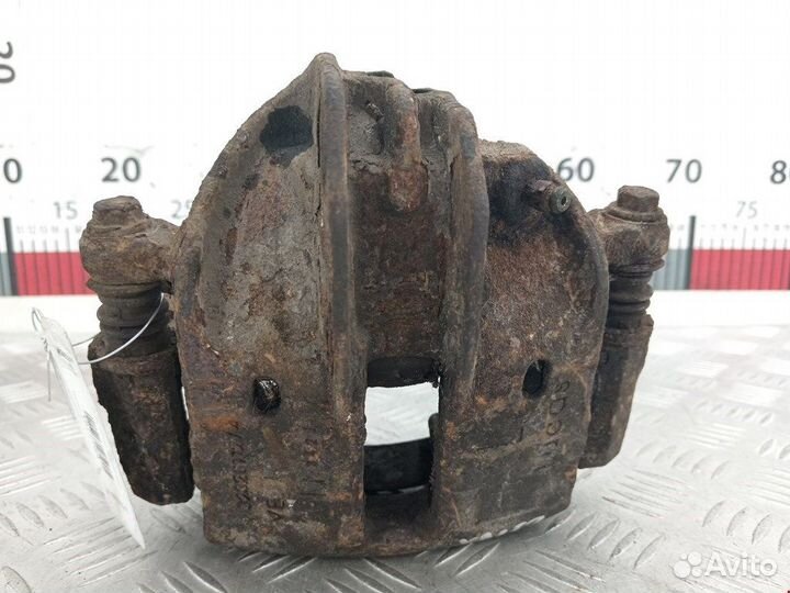 Суппорт передний левый для Mitsubishi Carisma