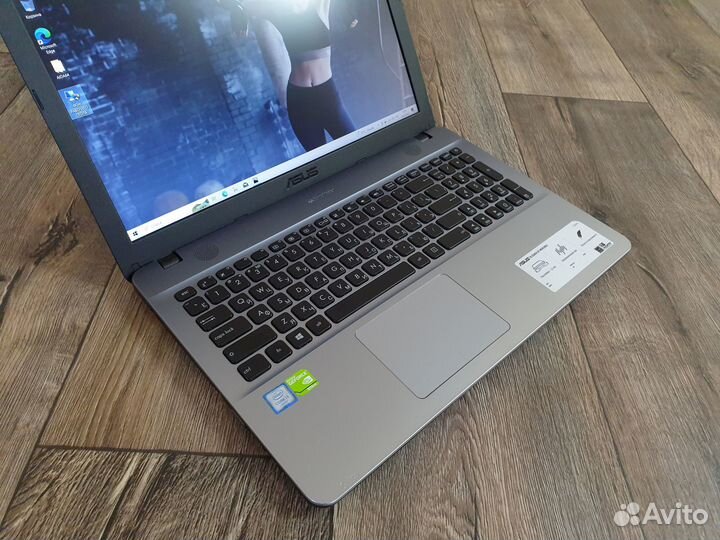 Asus R541UV в отличном состоянии