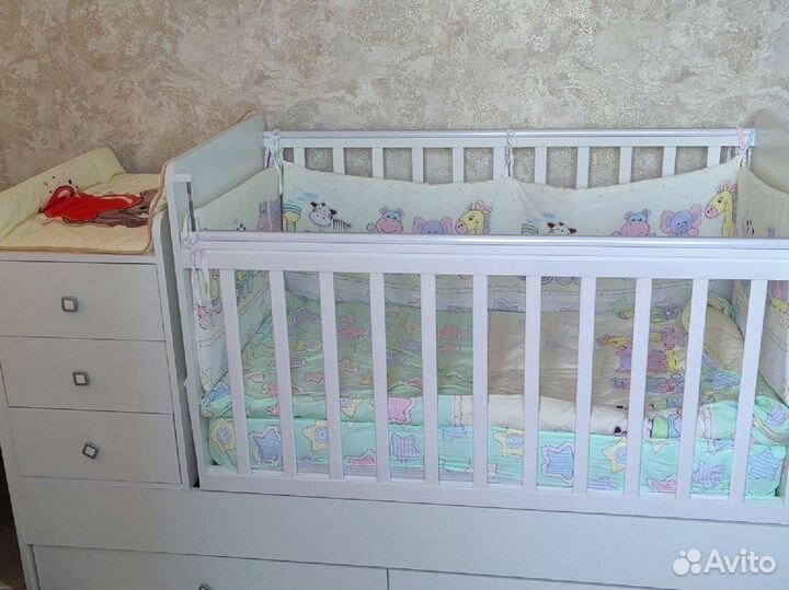 Детская кроватка трансформер с маятником