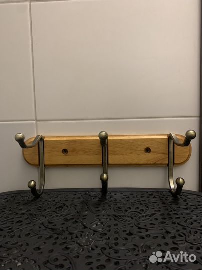 Вешалка для одежды настенная