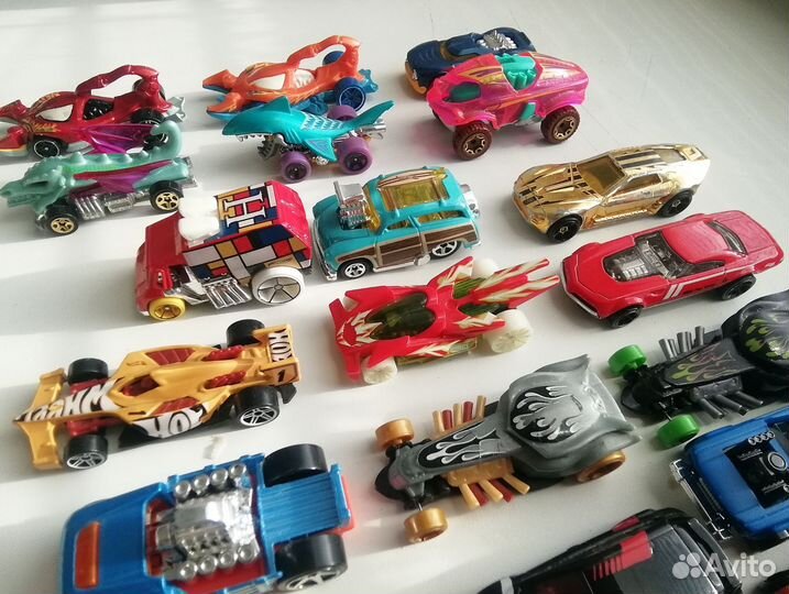 Машинки Hot wheels