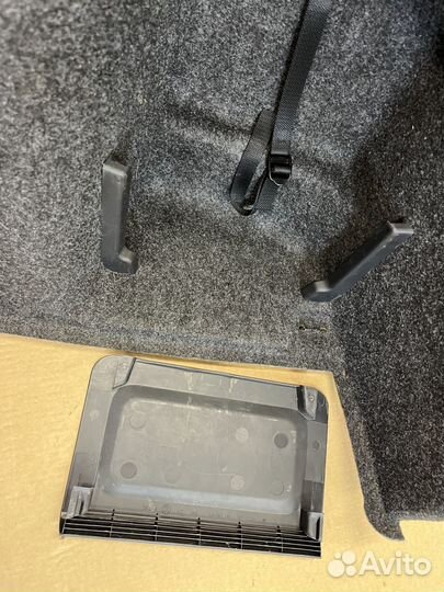 Обшивка багажника правая Шкода Рапид 1 лифтбэк