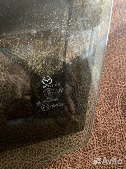 Стекло передней левой двери Mazda 3 bp