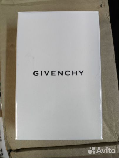 Зажигалка givenchy