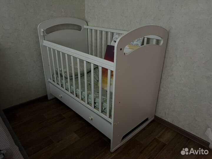 Детская кроватка