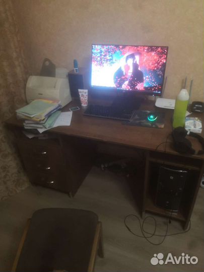 Компьютерный стол