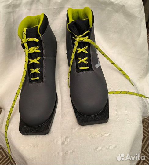 Мужские лыжные ботинки inovik новые р.43 крепление