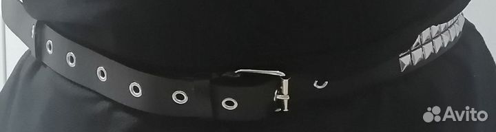 Ремень в заклепках