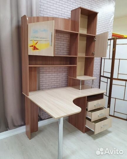 Стол компьютерный №3