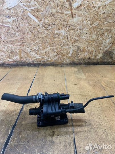 Корпус термостата Ford Focus 2 G8DD 2009