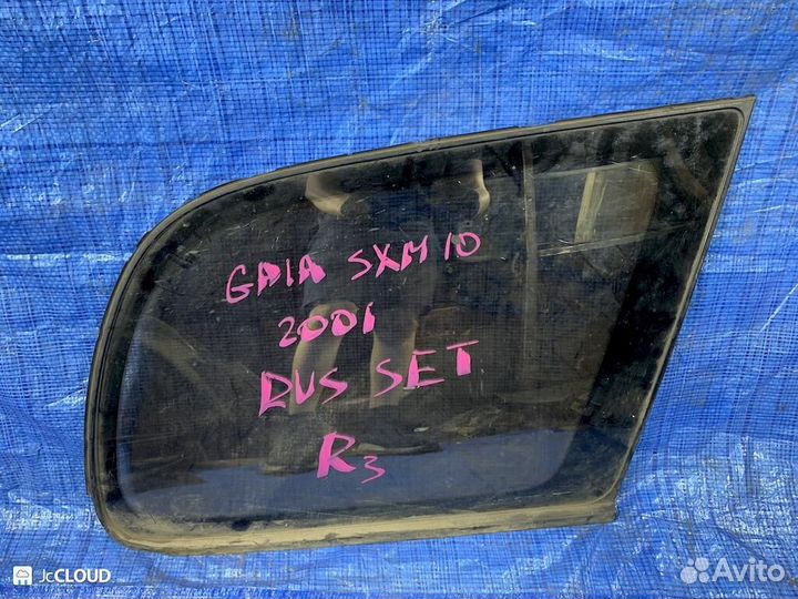 Стекло собачника на toyota gaia SXM15 3SFE