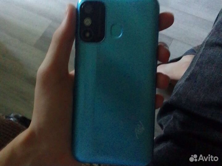 Itel A27, 2/32 ГБ
