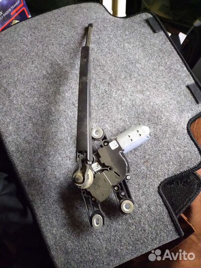 Моторчик стеклоочистителя задний VAG 5G0955711A