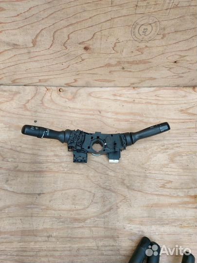 Переключатель подрулевой (стрекоза) Toyota Prius 2