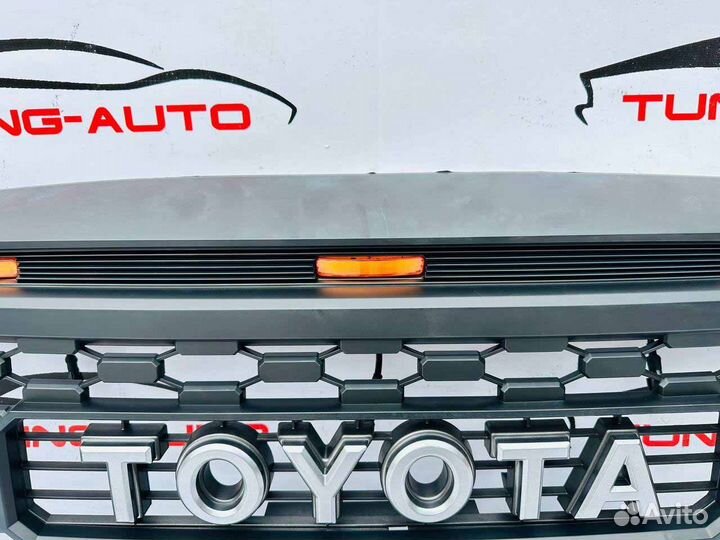 Решетка радиатора Toyota Tundra L0042