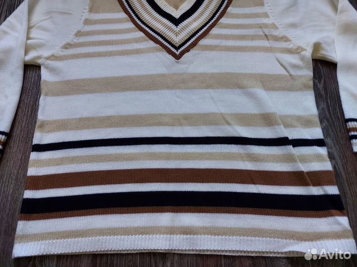 Свитер джемпер белый с рисунком женский