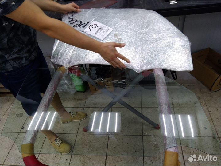 Стекло переднее правое Тойота бб первого поколения