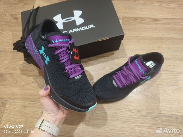 Кроссовки беговые Under Armour lux black purple