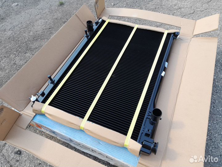 Mazda 929 Радиатор Охлаждения Новый