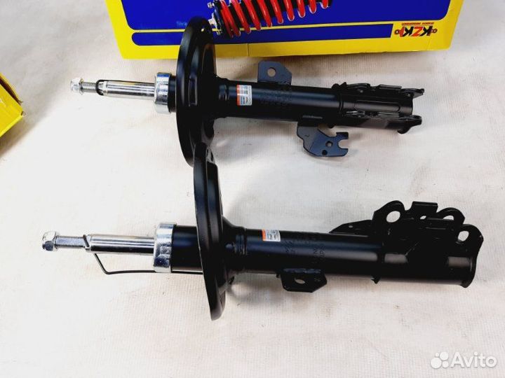 Амортизатор передний Toyota Camry XV40 2006-2011