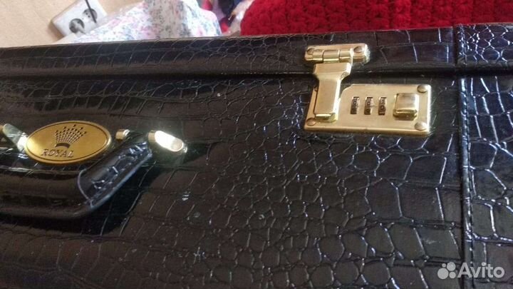 Чемодан ящик Royal с кодов замк