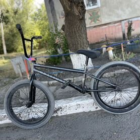 Трюковой велосипед BMX