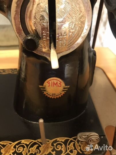 Механическая швейная машинка