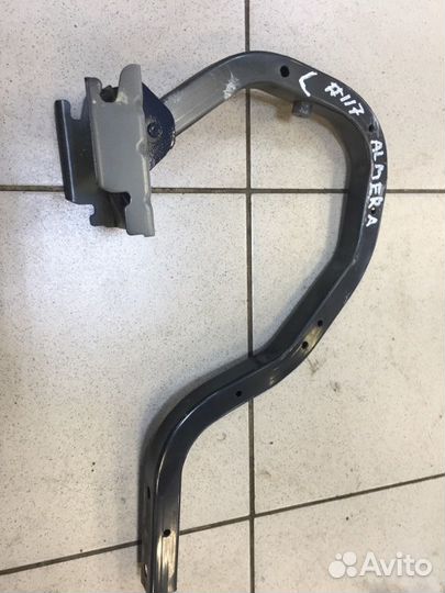 Петля багажника левая Nissan Almera Classic B10