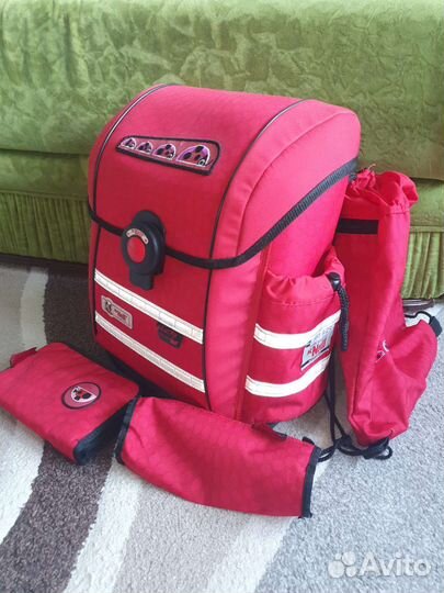 Школьный рюкзак McNeill красный для девочки