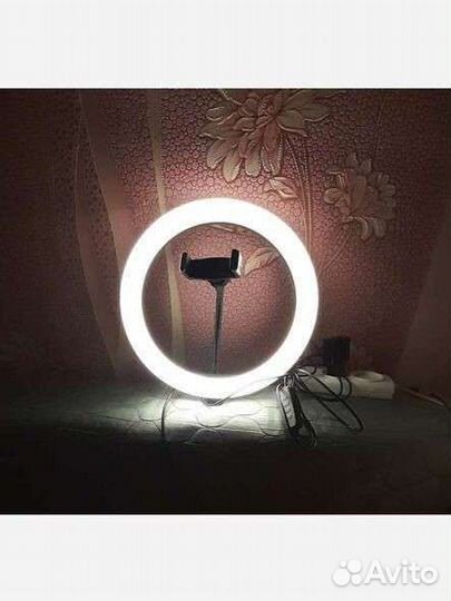 Кольцевая светодиодная лампа