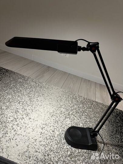 Лампа на стольная