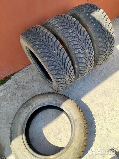 Goodyear UltraGrip 195/65 R15