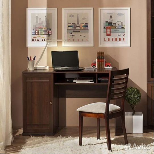 Письменный стол
