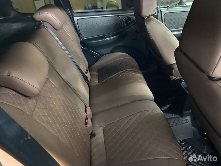 Чехлы на Niva Travel