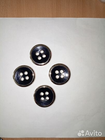Пуговицы