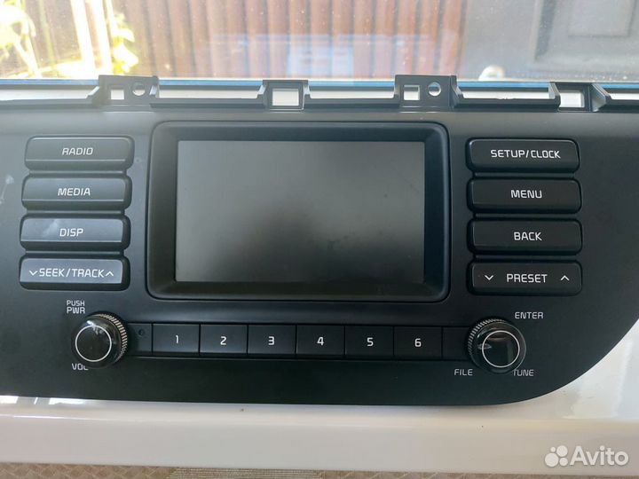 Магнитола Kia Rio 4 с рамкой