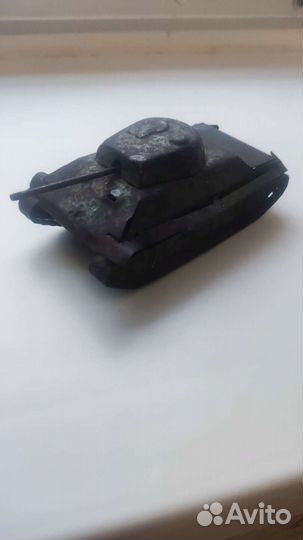 Игрушка танк инерционный СССР