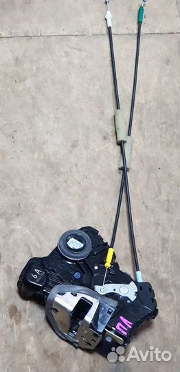 Замок двери передней правой Тойота королла Е150