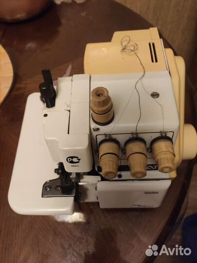 Оверлок для швейной машины