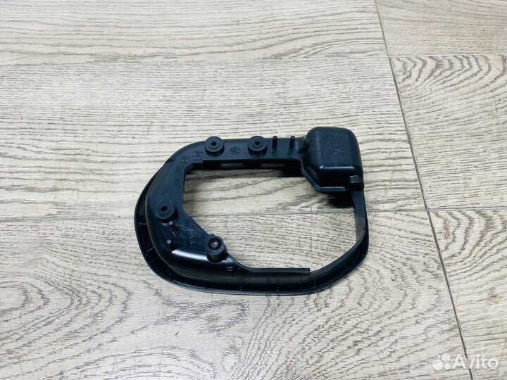 Рамка правого зеркала Honda Civic 4D