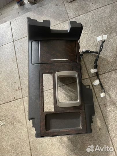 Накладка консоли центральная Toyota Land Cruiser