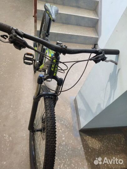 Велосипед GT avalanche expert 29 rock shox