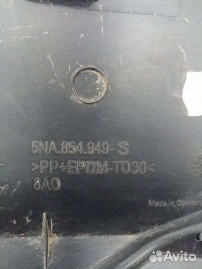 Молдинг задней левой двери Volkswagen Tiguan 2