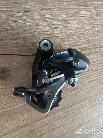 Задний переключатель shimano 105 10ск с лапкой
