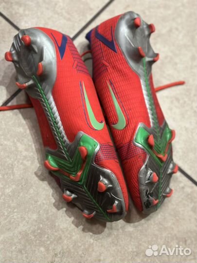 Футбольные бутсы nike 39 р