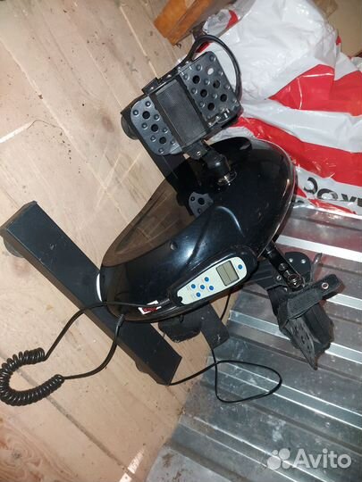 Педальный тренажер с электродвигателем