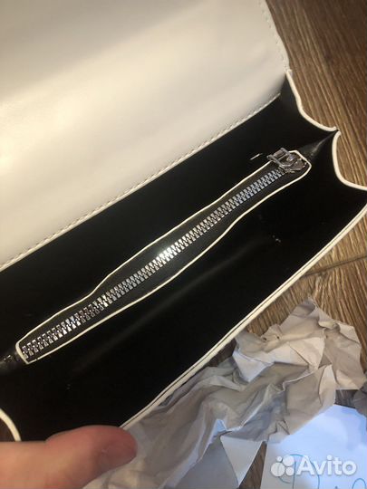 Сумка guess новая