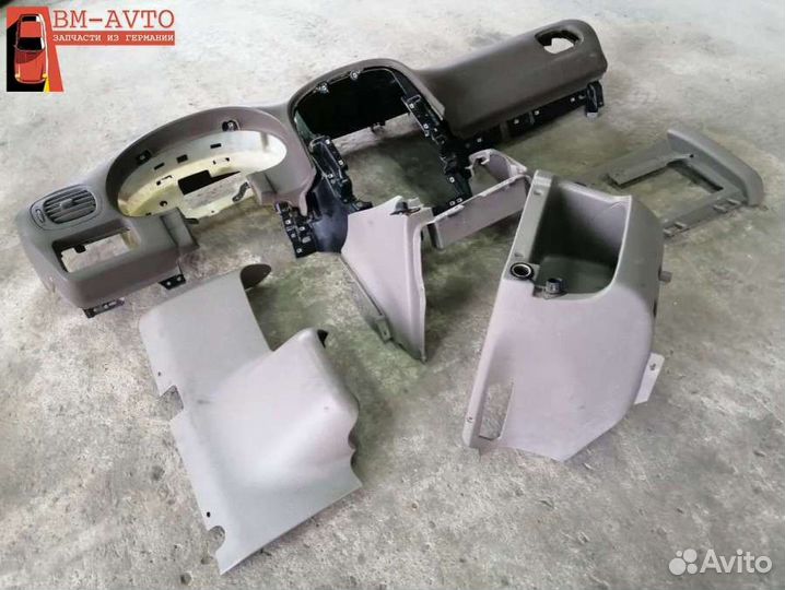 Панель передняя салона (торпедо) Chrysler Voyager