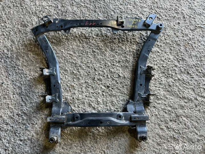 Балка передняя подмоторная Renault Duster пробег